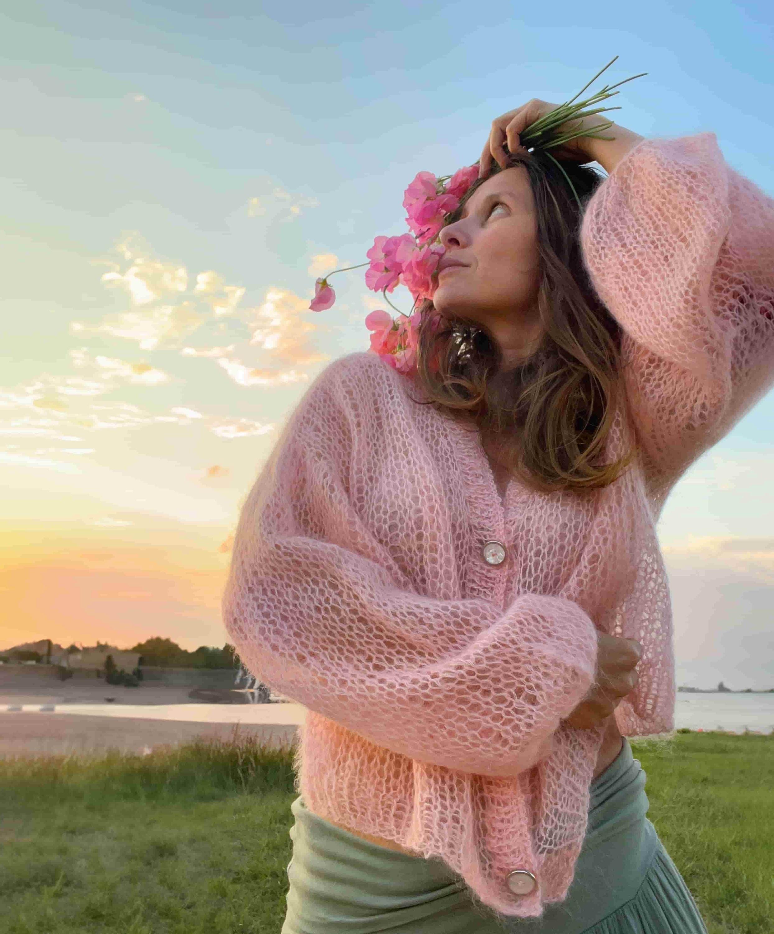 Cardigan Vintage Tricoté Main En Mohair - Couleur Rose Vif/atomique - Taille S - Ouvert - État Très Bon