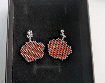 Rose Earrings made of glass beads, handmade 032