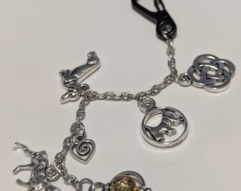 Canine inspired charm trinket. 25057