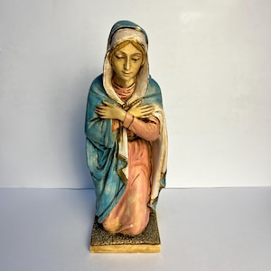 Large Vintage Madonna Statue – 13” Hand-Painted Kneeling Virgin Mary, Heavy Religious Figurine, Catholic Decor, Nativity Scene Collectible