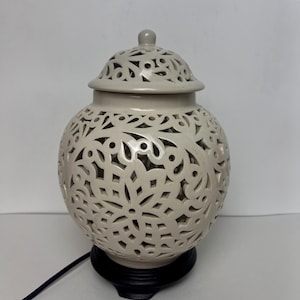 Vintage Pierced Ceramic Ginger Jar Lamp – Cream Glaze on Wood Base, Floral Cutout Design