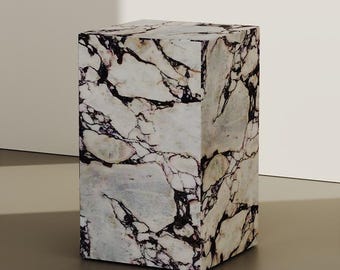 Stolik boczny ViolaPlinth Calacatta Viola Marble, prostokątny kamienny stolik boczny, rzeźbiony stolik nocny