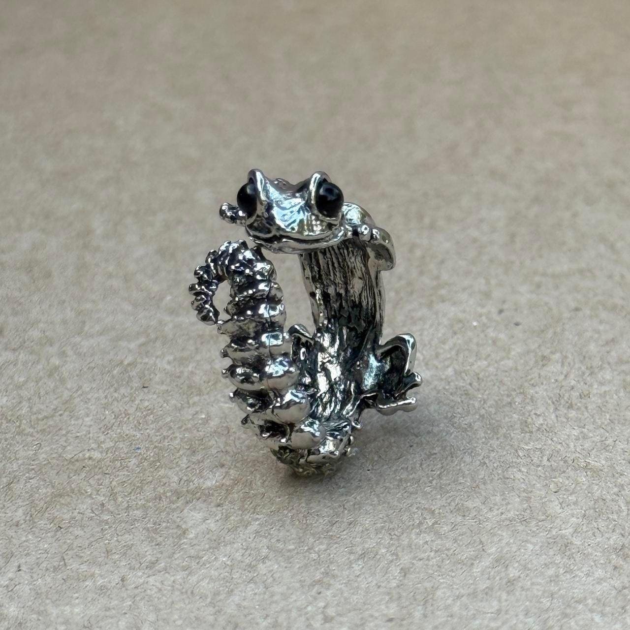 銀のヤモリの指輪 - Etsy 日本