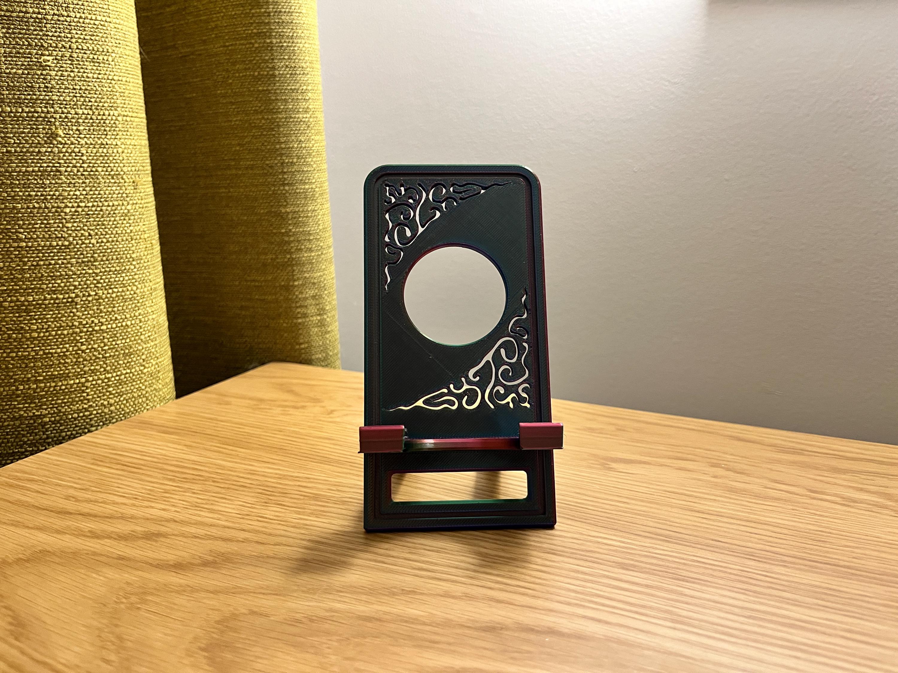 Phone Stand Holder 3D Printable STL file (Fancy pattern)