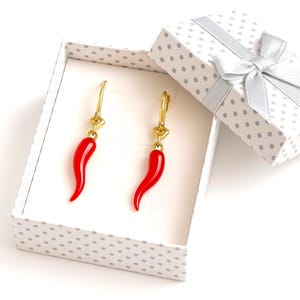 Pepper Dangling Earrings I Chili Charm Earrings I Food Jewelry I Food Lovers Gift I Red Earrings I Handmade Earrings I Cowgirl Gift I