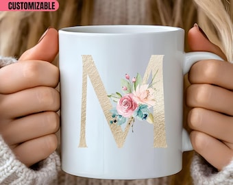 Bonita taza con monograma, taza con inicial personalizada, taza de café, regalo personalizado, regalo de cumpleaños para un amigo.