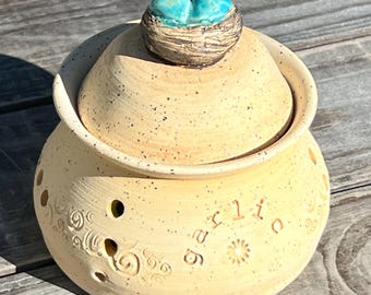 Handcrafted Stoneware Garlic Keeper: Honeybee, Cat, or Daisy Imprint