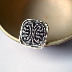 Convoluted - Adjustable Vintage Glass Ring