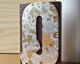 Quirky Q - Gilded and Gorgeous Vintage Letterpress Q Printing Block - Free UK shipping