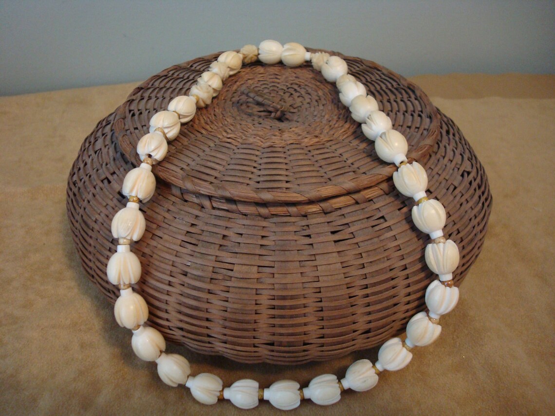 SALE Vintage hand carved ivory necklace Etsy