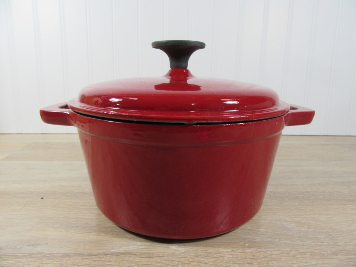 Cast iron Bella enamel 2.75 quart dutch oven with lid and Etsy