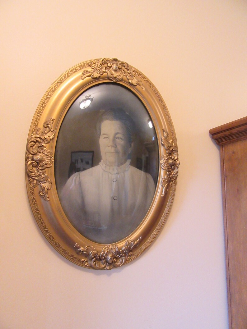 Gilt Wood Bubble Glass Frame Antique Photo Of Woman Vintage Image 0
