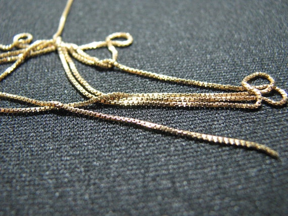 Fine clearance box chain