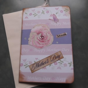Cartão de feliz dia das mães - cartão de diário 4 páginas com etiquetas e dobras de papel e fotos - cartão de registro no diário - cartão único