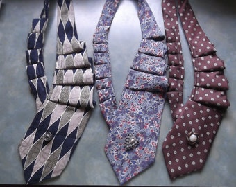 Elección de collar de corbata para hombres upcycled plisado a tamaño y forma con detalles de botón - Collar único armario de trabajo