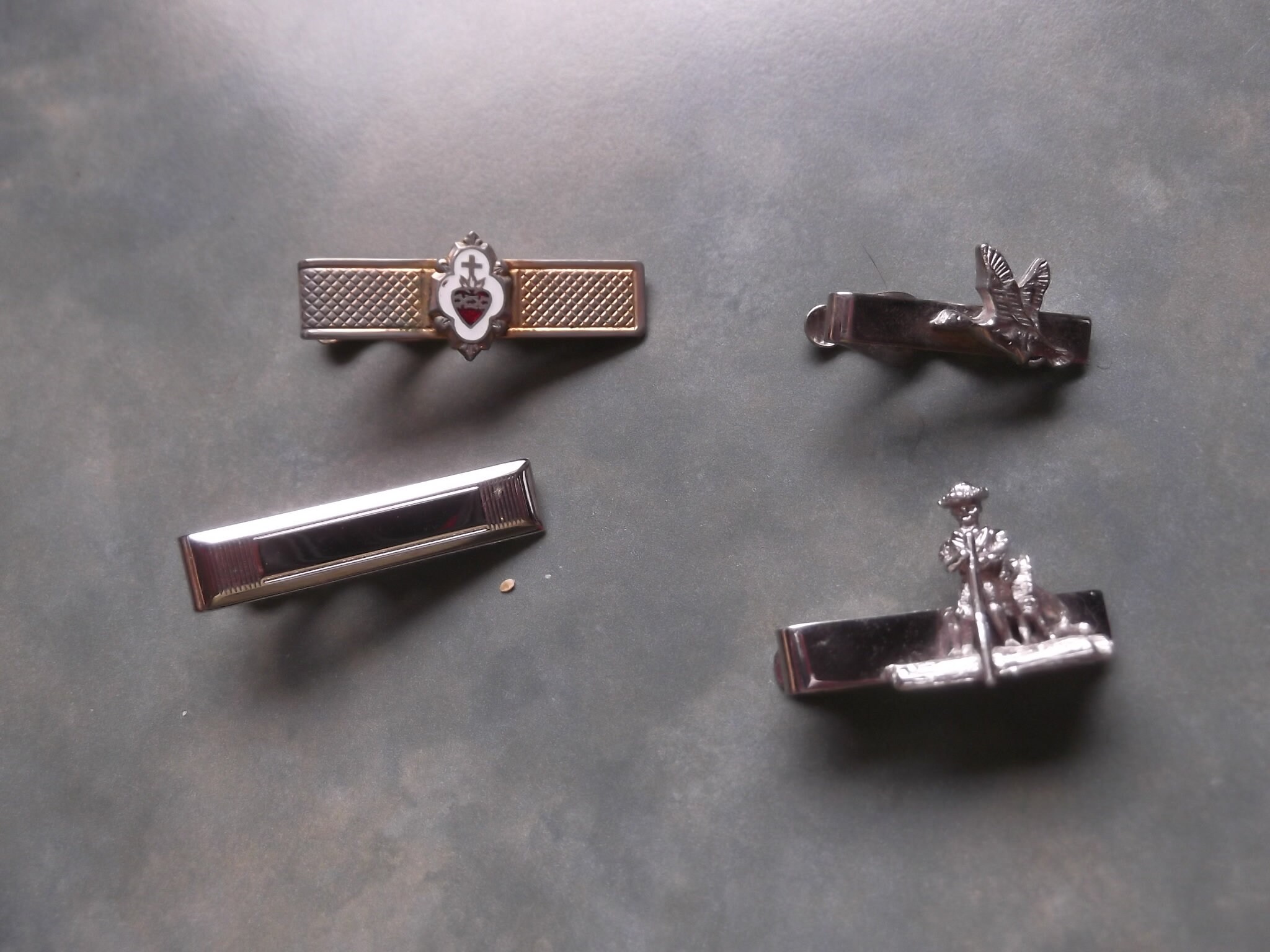 Lot of 4 Tie Clips Sarah Coventry's Huck Finn w/ Dog--Hickok Bar--A Cross--A Flying Duck