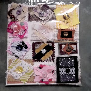 Set van 12 clusters restanten stof/kant voor tijdschriften Plakboeken Knutselen: gelaagde stof en kant met knoopdecor-handgemaakt van kleine restjes