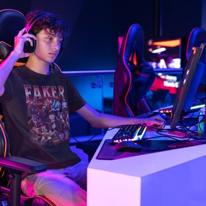 Faker T1 Bootleg-T-shirt: Retro League of Legends Esports-T-shirt afbeelding 4