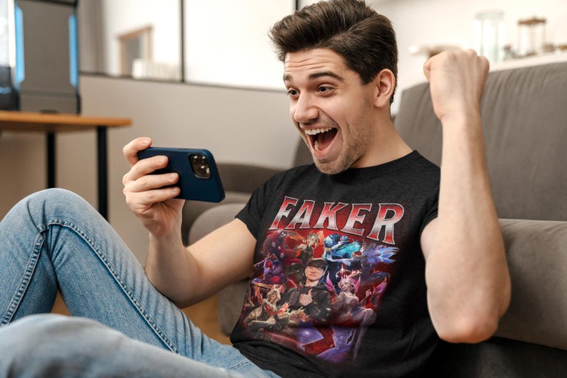 Faker T1 Bootleg-T-shirt: Retro League of Legends Esports-T-shirt afbeelding 9