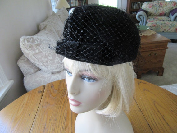 1940s Vintage Black Velour Hat, Cloche, Black Vel… - image 1