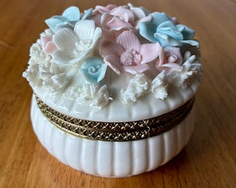 Vintage 1970s Karen Carson Creations Porcelain Flower Box, Lavender Scented, Porcelain Trinket Box, Made In Dayton, OH