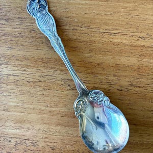Cuchara de azúcar antigua de plata chapada de Wm Rogers, modelo "Estados Unidos de América", del 23 de febrero de 1915. Cubiertos antiguos.