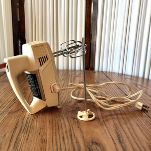 Vintage General Electric Hand Mixer, Works Great!, Made in USA