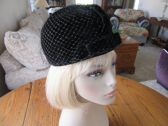 1940s Vintage Black Velour Hat, Cloche, Black Vel… - image 7