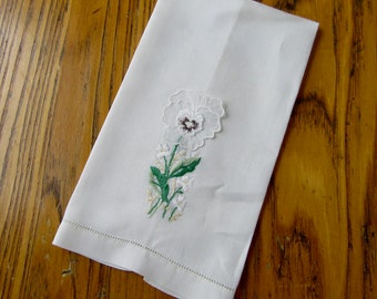 Vintage Guest Towel, White Pansy and Violets, White Linen, Ladder Work, Vintage Hand Towel, Floral Towel, Vintage Show Towel, Green, Blue