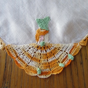 Vintage Handkerchief, Southern Belle, Gold & Green, White Linen, Crochet Edge, Vintage Accessories, Gift for Her, Collectible Handkerchief