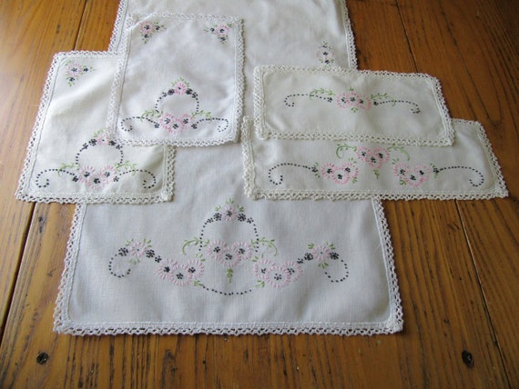 Vintage Embroidered Linen Dresser Scarf Set, Pink Floral Vanity Linens - Etsy Vintage Embroidered Linen Dresser Scarf Set, Pink Floral Vanity Linens - Etsy