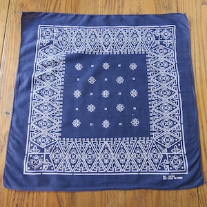 Vintage Bandana, Navy Blue & White, Paisley, Fast Color, RN13960, 100% Cotton, Workwear, Cowboy Bandana, Vintage Bandana, Blue Bandana