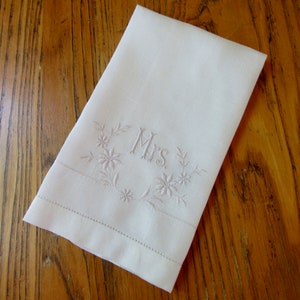 Vintage Irish Linen Towel, Mrs. Towel, Vintage White Linen Towel, Vintage Hand Towel, Show Towel, Linen Towel, Mrs. Towel
