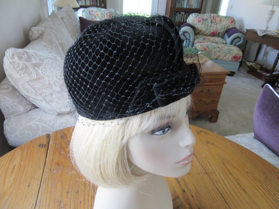 1940s Vintage Black Velour Hat, Cloche, Black Vel… - image 4