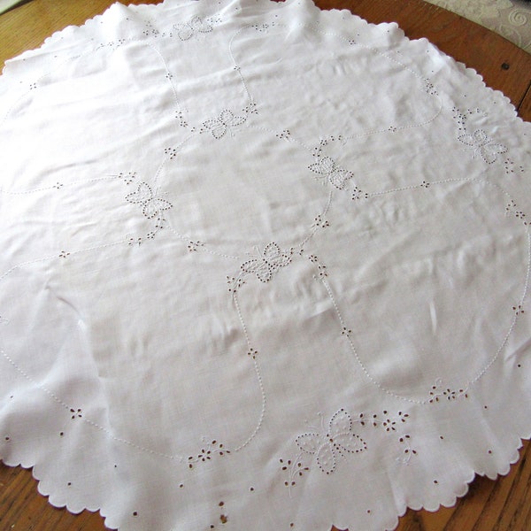 Vintage Round Linen White Work Doily, Butterflies, Large Linen Table Round, Vintage Embroidery, Vintage Linens, Butterfly Decor, White Decor