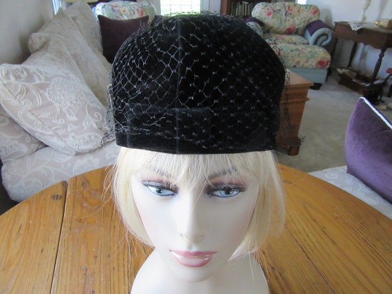 1940s Vintage Black Velour Hat, Cloche, Black Vel… - image 5