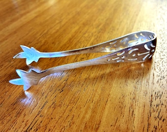 Vintage Silver Sugar Cube Tongs, Middletown Silver Company, Circa 1899-1940, 4" Long, Silverplate, Coffee & Tea Accessories