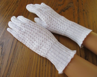 Vintage White Knit Gloves , Size Small, Church Gloves, Vintage Gloves, Short Gloves, Retro Fashion, White Gloves, Lightweight Knit Gloves