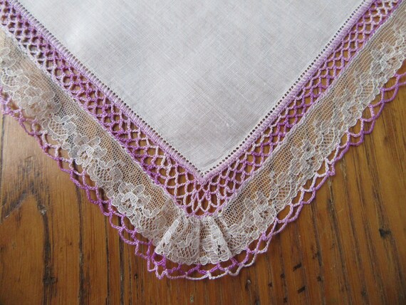 ヴィンテージ ハンカチ、ラベンダー クロシェ エッジ、ホワイト レース