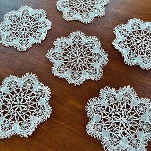 NAPPERONS CROCHET D'ART FAIT MAIN COTON ECRUS24 ET 12CM PRIX CADEAU les 2