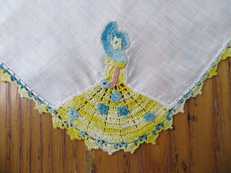 Vintage Handkerchief, Southern Belle, Yellow and Aqua, White Linen, Crochet Edge, Daisy Handkerchief, Vintage Accessories, Gift for Her image 2