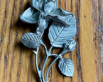 Broche de rosa de peltre vintage de los años 70