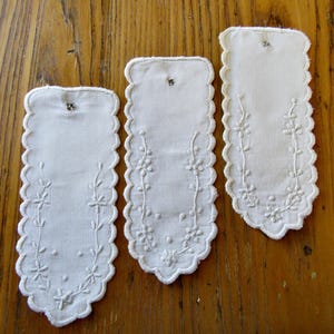 Anillos para servilletas de lino vintage, juego de 3, bordado blanco, lino blanco, Grandmacore