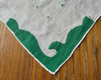 Pañuelo vintage, lino blanco, aplique verde, pañuelo de boda, borde enrollado y cosido a mano.