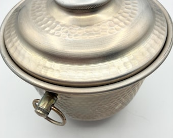 Cubitera vintage italiana de aluminio martillado, nevera para bar de mediados de siglo.