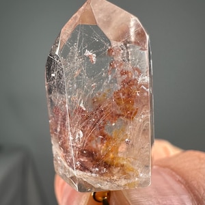 Pendentifs rutile en quartz lémurien | Cristal à haute vibration pour la mise au point, la clarté et l&#39;alignement de l&#39;énergie | Collier à pointes polies ou pierre cadeau