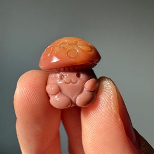 Mini Mushroom Buddy Alashan Agate | Crystal Mushroom Carving | Cute Gemstone Figurine | Pocket Talisman | Healing Energy Decor