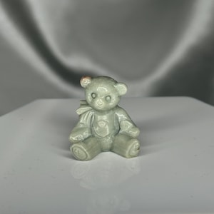 Mini Alashan Agate Teddy Bear | Hand-Carved Crystal Figurine | Natural Agate Animal Carving | Cute Collectible Stone Gift for Crystal Lovers