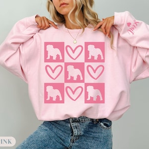 English Bulldog Valentine Sweatshirt, Personalized English Bulldog Sweatshirt, Dog Mom Gift, Dog Mom Crewneck, Bulldog Lover, gift mom hers Light Pink