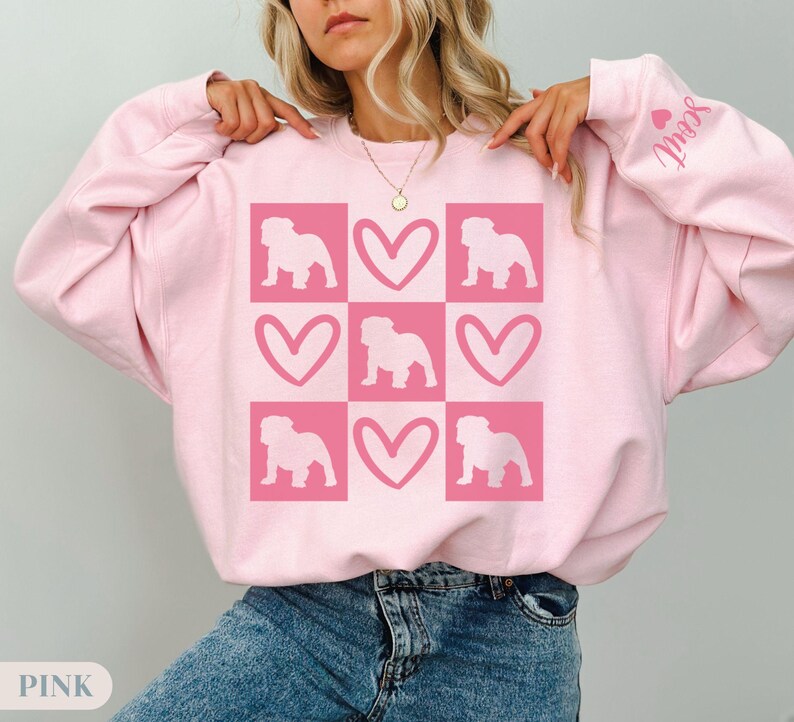 English Bulldog Valentine Sweatshirt, Personalized English Bulldog Sweatshirt, Dog Mom Gift, Dog Mom Crewneck, Bulldog Lover, gift mom hers Light Pink